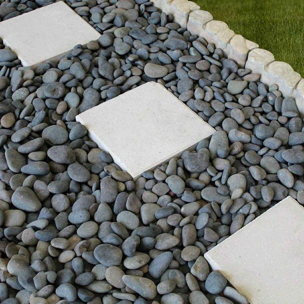 Cung cấp đá cuội trang trí sân vườn giá rẻ tại Củ Chi